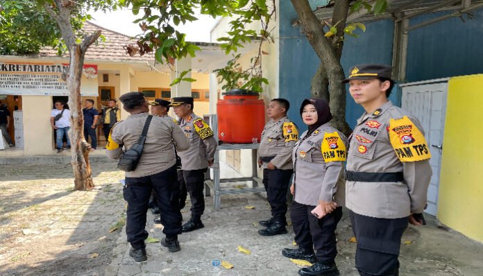 Polisi Wanita Amankan Pilkada