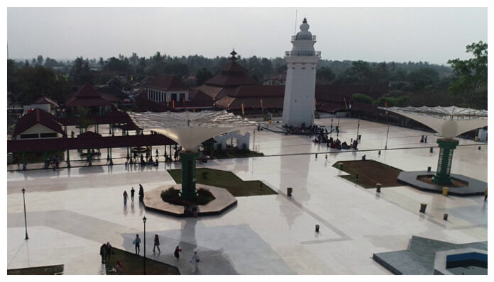 Masjid Agung Banten berdiri megah dan menjadi simbol sejarah Islam di Banten