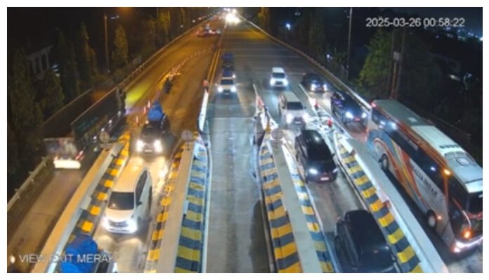 Lalin Tol Tangerang-Merak Terpantau Masih Lancar H-5 Lebaran (CCTV Tol)