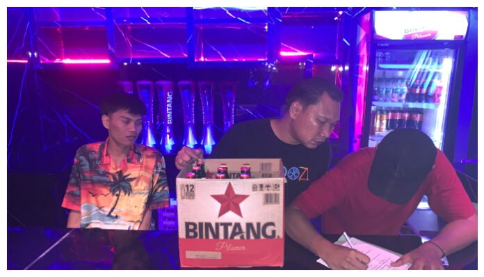 Puluhan Botol Miras Disita dalam Razia Gabungan Polresta Serang Kota, Sabtu 26 April 2025 (Humas Polresta Serkot)