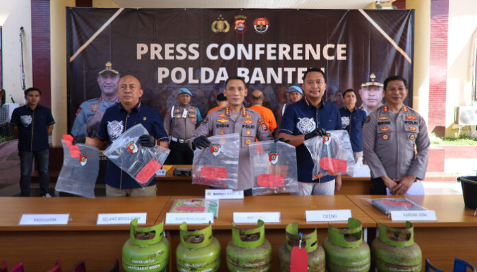 Polda Banten Bongkar Praktik Nakal Sub Pangkalan Gas, yang merugikan negara Rp612 juta. (Foto: Banten TV)