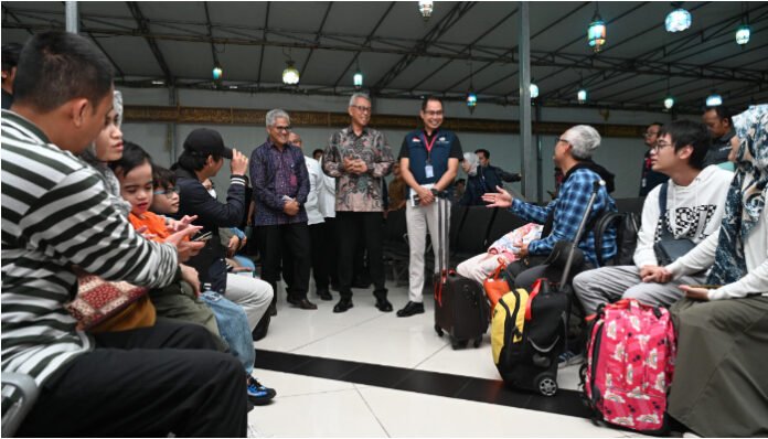 Kedatangan WNI disambut hangat oleh jajaran Pemerintah RI dari berbagai kementerian dan lembaga, termasuk Kemenko Polhukam, Kementerian Luar Negeri, serta perwakilan pemerintah daerah. (Foto: Lusinta - Infomed Kemlu)