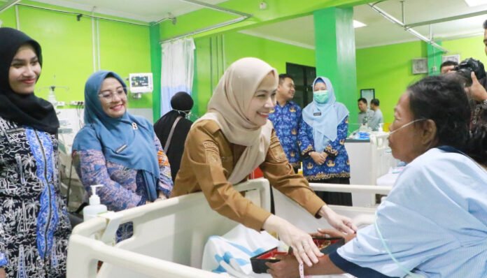 Bupati Serang Ratu Rachmatuzakiyah meninjau Rumah Sakit dr Dradjat Prawiranegara (RSDP) Serang, Senin, 2 Juni 2025. (Foto: Dok Humas Pemkab Serang)