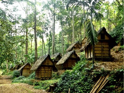 Kampung Baduy – Menyatu dengan Tradisi