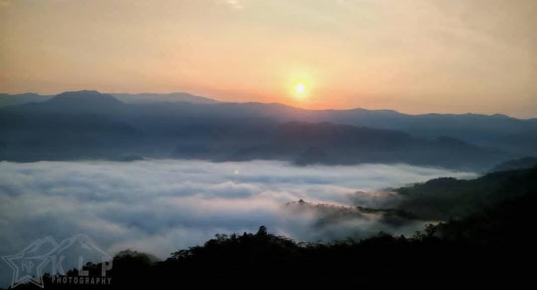 Gunung Luhur, Citorek – Negeri di Atas Awan