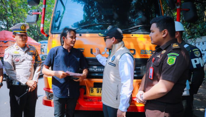 Pilar Pimpin Razia Truk Odol di Tangsel, Pengusaha Nakal Terancam Blacklist (Banten TV)