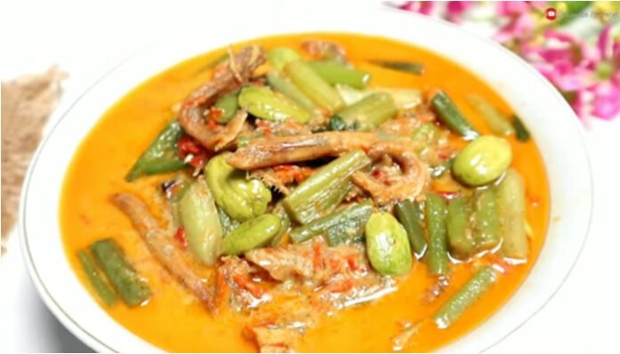 Dari Dapur Tradisional Cilegon: Sayur Kapasan Bercita Rasa Nusantara. (Foto: youtube/@paramita prasetyo)
