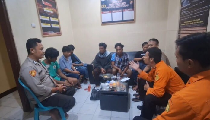 Tersapu Ombak di Pulau Tinjil, 7 ABK Ditemukan Selamat