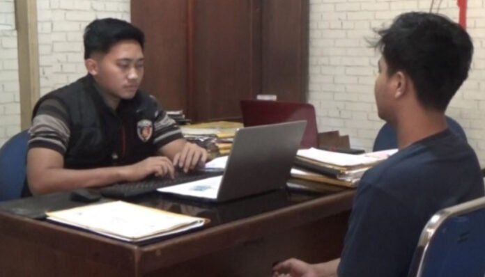 Bucin, Seorang Pemuda Nekat Masuk dan Tidur di Rumah Warga
