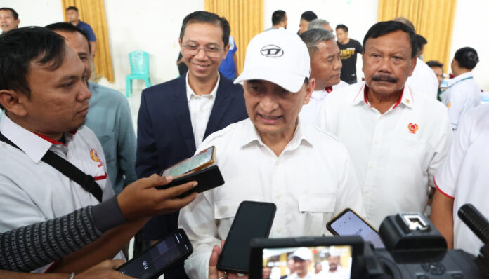 Wakil Gubernur Banten A Dimyati Natakusumah memberikan keterangan pers usai membuka Rakerprov KONI Banten 2025 di Kota Serang, Sabtu 23 Agustus 2025.