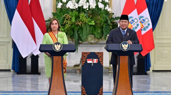 Presiden RI Prabowo Subianto dan Presiden Peru Dina Boluarte memberikan keterangan pers bersama di Istana Merdeka, Jakarta, Senin 11 Agustus 2025.