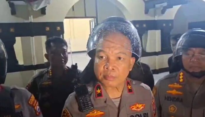 Kapolda Banten Brigjen Pol Hengki menyampaikan, 15 massa aksi diamankan, ada pelajar dan mahasiswa.