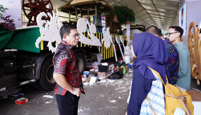 Kendaraan hias ATR/BPN siap ramaikan pawai kemerdekaan di Jakarta.