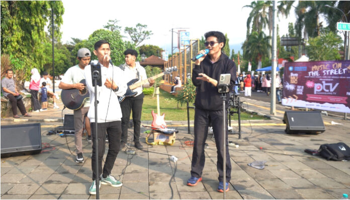 Music on the street Pandeglang