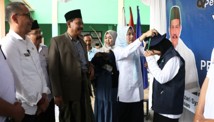 Bupati Serang Ratu Rachmatuzakiyah melepas Kuliah Kerja Nyata (Kukerta) mahasiswa STAI Assalamiyah, Kecamatan Jawilan, Rabu 13 Agustus 2025.