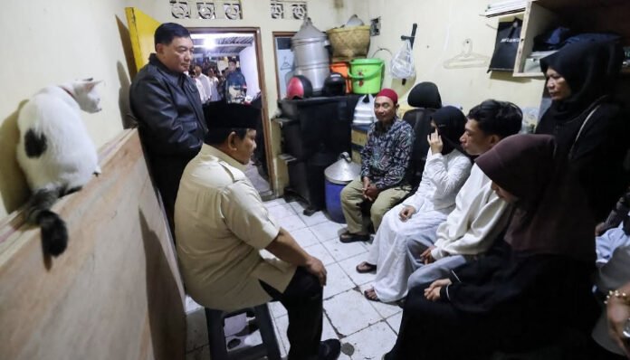 Presiden menyambangi kediaman almarhum Affan Kurniawan, pengemudi ojek online, Jumat 29 Agustus 2025.