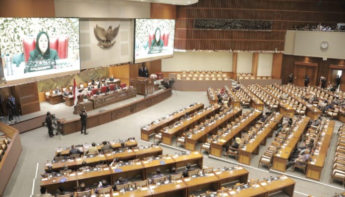 Gedung Rapat Paripurna DPR RI, Senayan Jakarta.
