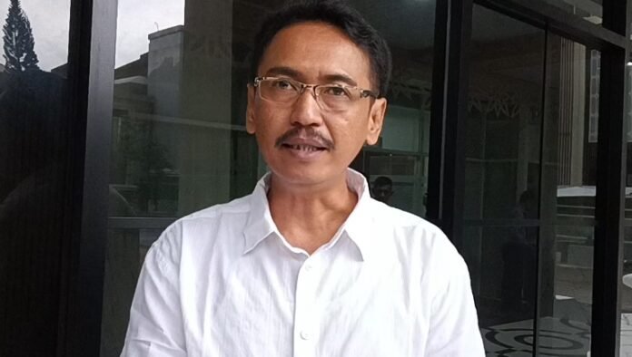 Editor: Siti Anisatusshalihah Uday Suhada, Aktivis Antikorupsi, saat mengomentari aliran dana korupsi PT SBM (Bantentv.com/ Hendra)