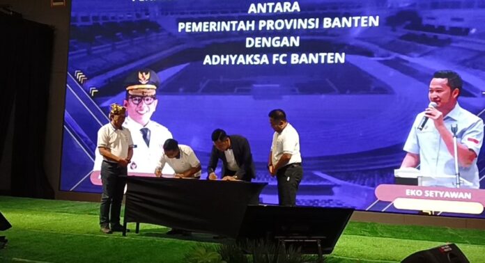 Penandatanganan MoU pemerintah provinsi Banten dengan pengelola Klub Adhyaksa Banten FC, Selasa, 9 September 2025 (Bantentv.com/ Hendra)