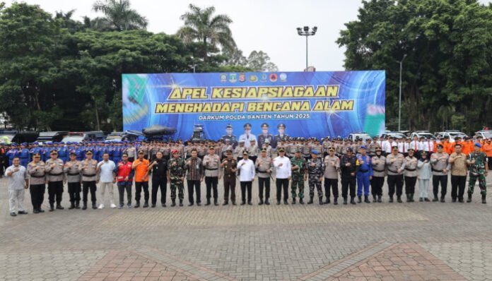 Polda Banten menggelar Apel Gelar Pasukan Kesiapsiagaan Bencana Alam 2025 di Alun-Alun Barat Kota Serang, Kamis, 18 September 2025.