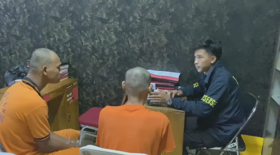 Dua pelaku pembegalan di kawasan Industri Modern Cikande ketika ditangkap polisi (Bantentv.com/ Imron)