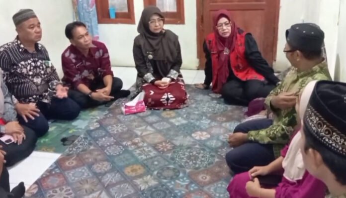 Bupati Pandeglang Kunjungi Keluarga Korban Tragedi Ayah Bunuh Istri dan Anak di Menes