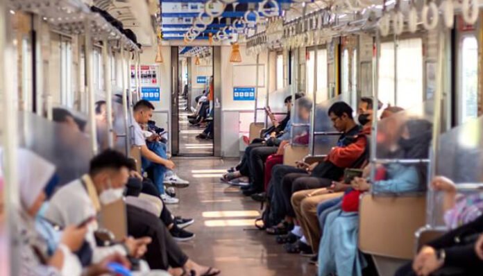 Ilustrasi transportasi umum di jakarta