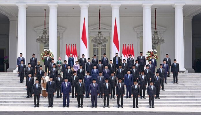 Isu Reshuffle Jilid 2_ Mahfud MD akan masuk dalam Kabinet Merah Putih(sumber foto : Wikipedia)
