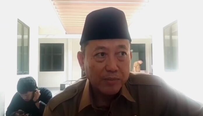 Kepala Dinas Sosial Kota Cilegon, Damanhuri, saat menyampaikan informasi bansos Program Keluarga Harapan (PKH) di Kota Cilegon (Bantentv.com/ Ali)