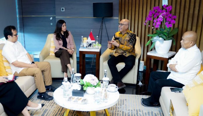 Menkomdigi Meutya Hafid menerima Ketua Umum PWI terpilih Akhmad Munir dan Ketua DK PWI Atal S. Depari di Jakarta.