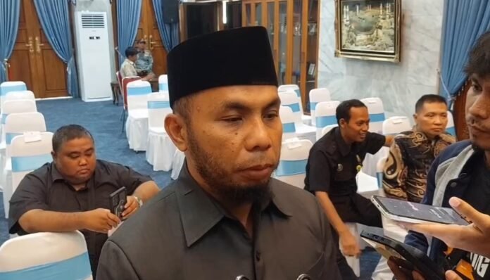 Kepala Badan Kepegawaian dan Pengembangan Sumber Daya Manusia (BKPSDM) Kabupaten Serang, Surtaman, saat menyampaikan pernyataan terkait PPPK paruh waktu (Bantentv.com/ Riki)