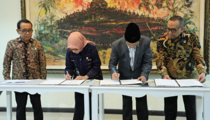 Surat Keputusan Bersama (SKB) Tiga Menteri, yakni Menpan-RB, Menag, soal libur nasional 2026.