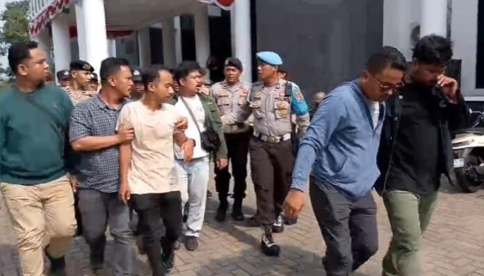 Pendemo di Pandeglang Diduga Lecehkan Profesi Wartawan, Polisi Amankan Empat Orang (Bantentv.com/ Rangga)