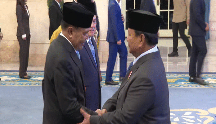 Presiden RI Prabowo Subianto dan Menko Polkam Djamari Chaniago.