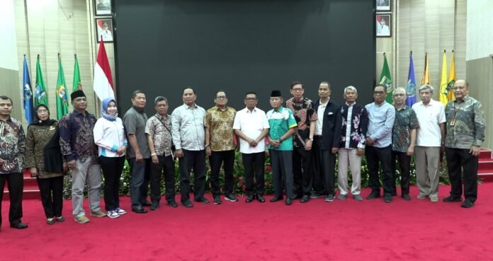 Gubernur Banten menghadiri rapat Lembaga Kerja Sama (LKS) Tripartit pada Kamis, 25 September 2025 (Bantentv.com/ Hendra)