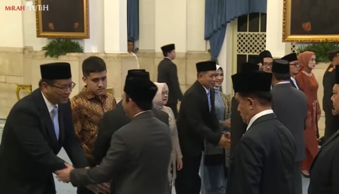 Presiden Prabowo Subianto resmi melakukan reshuffle Kabinet Merah Putih pada Senin, 8 September 2025.