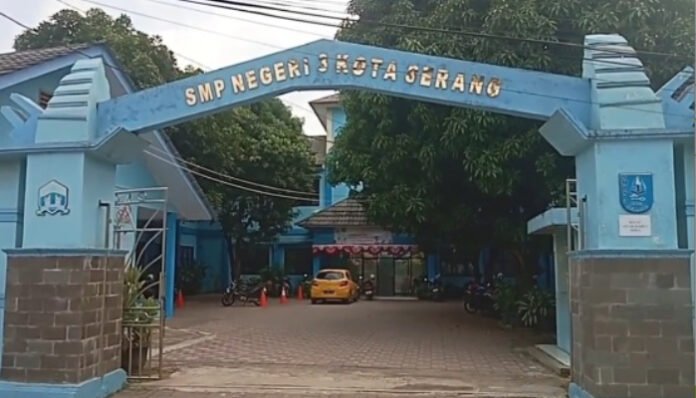 SMPN 3 Kota Serang Berlakukan Murid Belajar Daring