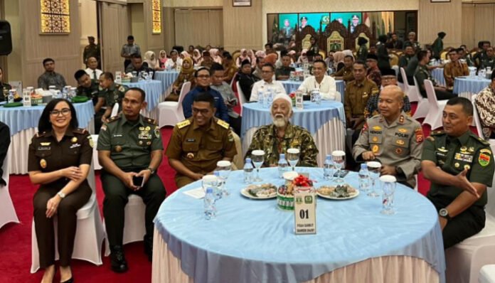 Suasana pisah sambut Danrem 064/MY di Pendopo Gubernur Banten, Selasa, 16 September 2025, dihadiri Forkopimda, tokoh ulama, dan pimpinan daerah.