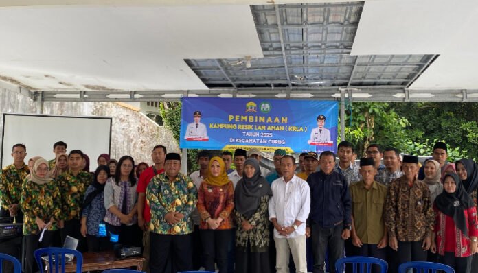 Pembinaan Kampung Resik Lan Aman (KRLA) Kota Serang 2025 resmi berakhir di Kecamatan Curug, Kamis, 18 September 2025.
