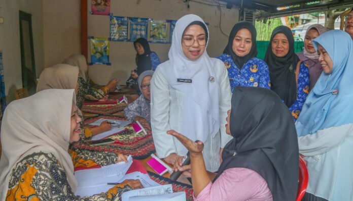 Tinawati Andra Soni melakukan kunjungan kerja ke posyandu di Desa Ciagel, Kecamatan Kibin, Kabupaten Serang, pada Rabu, 17 September 2025.