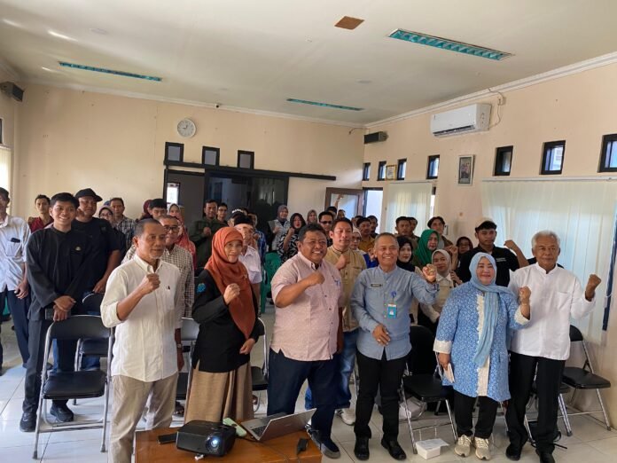 DLH Kota Serang melakukan pembinaan KRLA di kecamatan Serang (Bantentv.com)