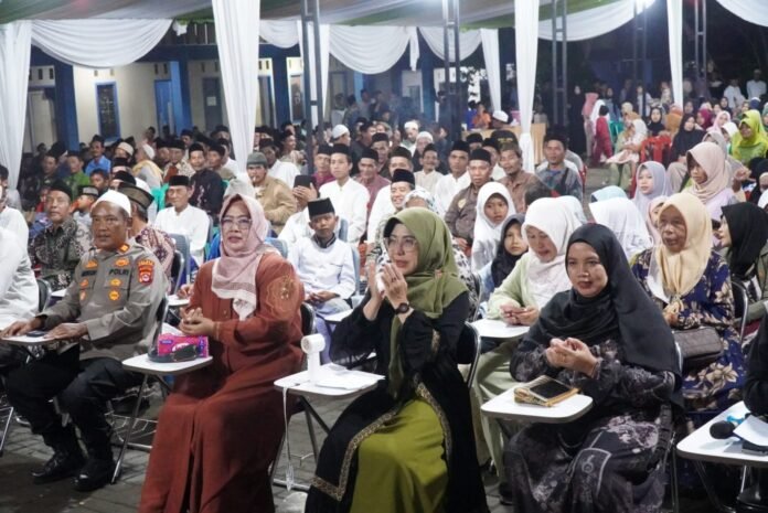 Bupati Dewi Setiani hadiri maulid nabi di Ponpes Al-Kallam