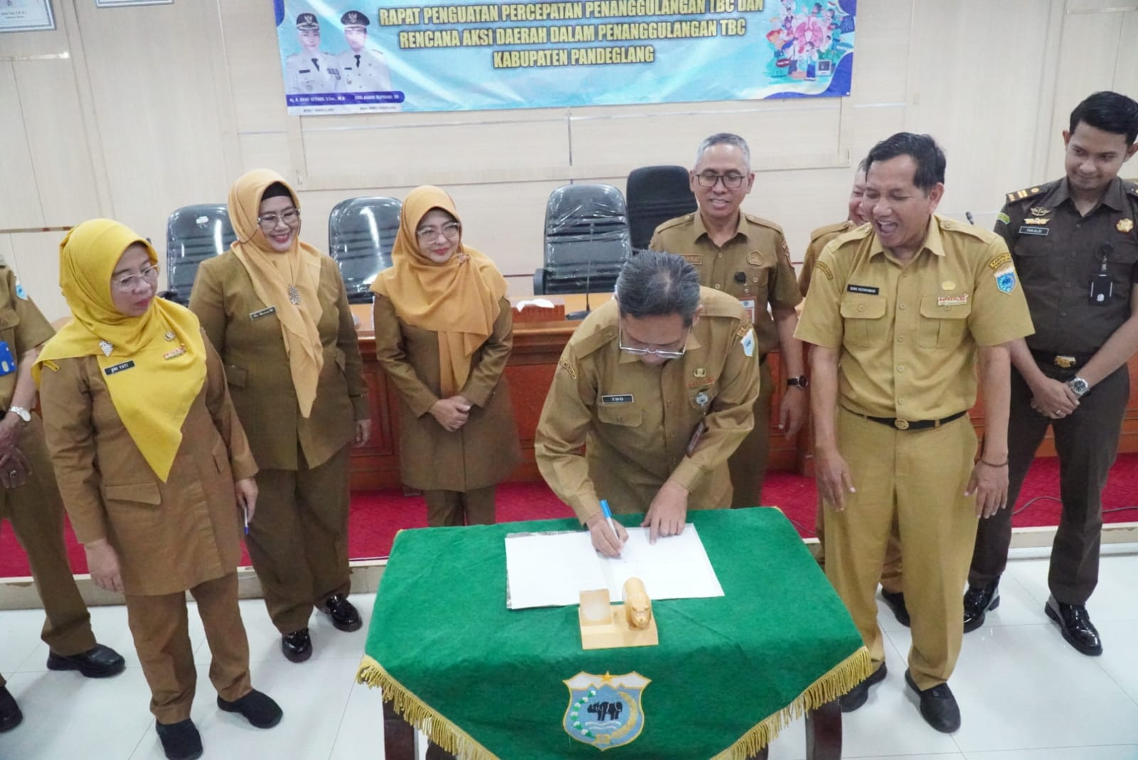 RAPAT PENGATAN PERCEPATAN PENANGULIGAN TBC DAN RENCANA AKSI DAERAH DALAM PENANGGULIGAN TBC (Bantentv.com/ RANGGA)