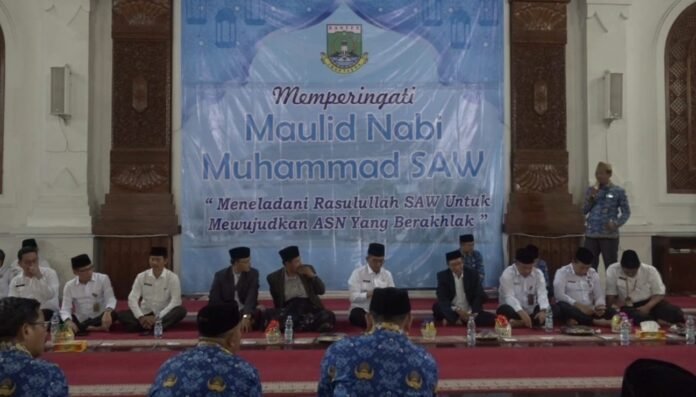 Pemerintah Provinsi Banten menggelar peringatan Maulid Nabi Muhammad SAW di Masjid Raya Al Bantani, KP3B Curug, Kota Serang, Rabu 17 September 2025 (Bantentv.com/ Hendra)