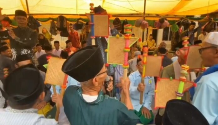 Zikir Maulid Berkipas Bambu di Lebak Selatan