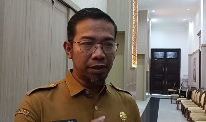 Arlan Marzan, Kepala DPUPR Banten saat menyampaikan informasi pengusulan Jalan Usaha Tani (JUT ) (Bantentv.com/ Hendra)