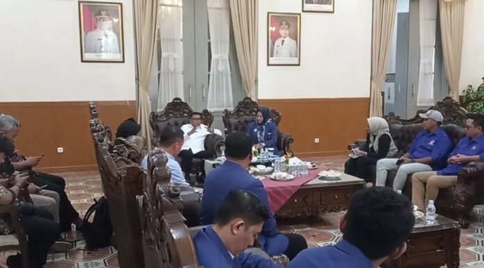 Himpunan Nelayan Seluruh Indonesia (HNSI) Provinsi Banten menggelar dialog bersama Gubernur Banten, Andra Soni, Kamis, 11 September 2025 (Bantentv.com/ Hendra)