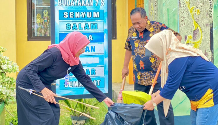 Aksi Bersih Sampah di Kota CIlegon.