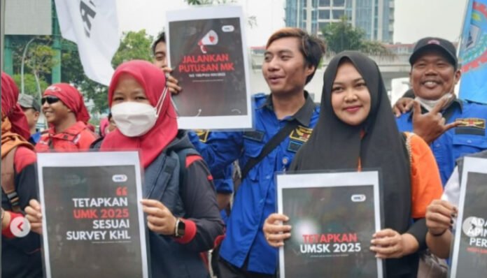 Aksi Buruh di Senayan Ribuan buruh akan mengeglar aksi di Senayan Jakarta.