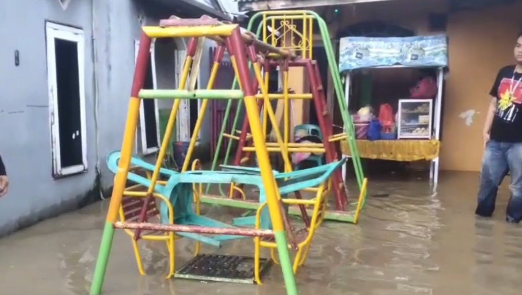 Puluhan rumah di Rangkasbitung terendam banjir pada Senin sore, 13 Oktober 2025 (Bantentv.com/ Nano)